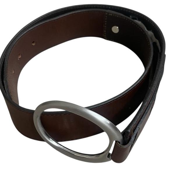 Eddie Bauer men’s small brown‎ leather belt oval buckle lightly worn - Picture 1 of 9